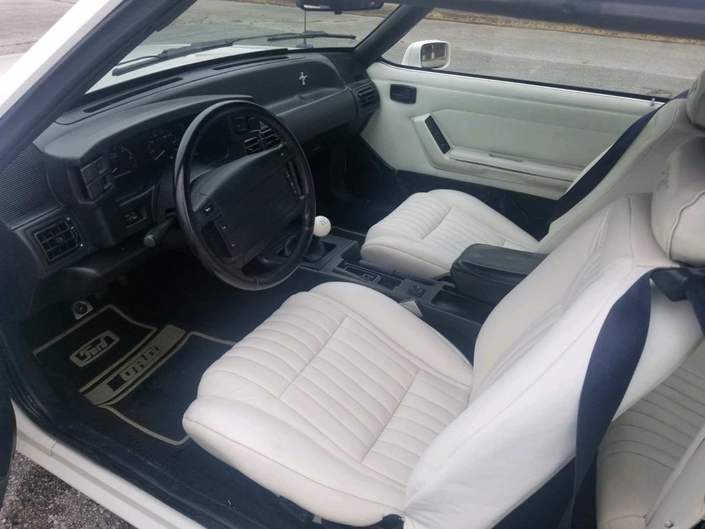 4th Image of a 1993 FORD MUSTANG LX