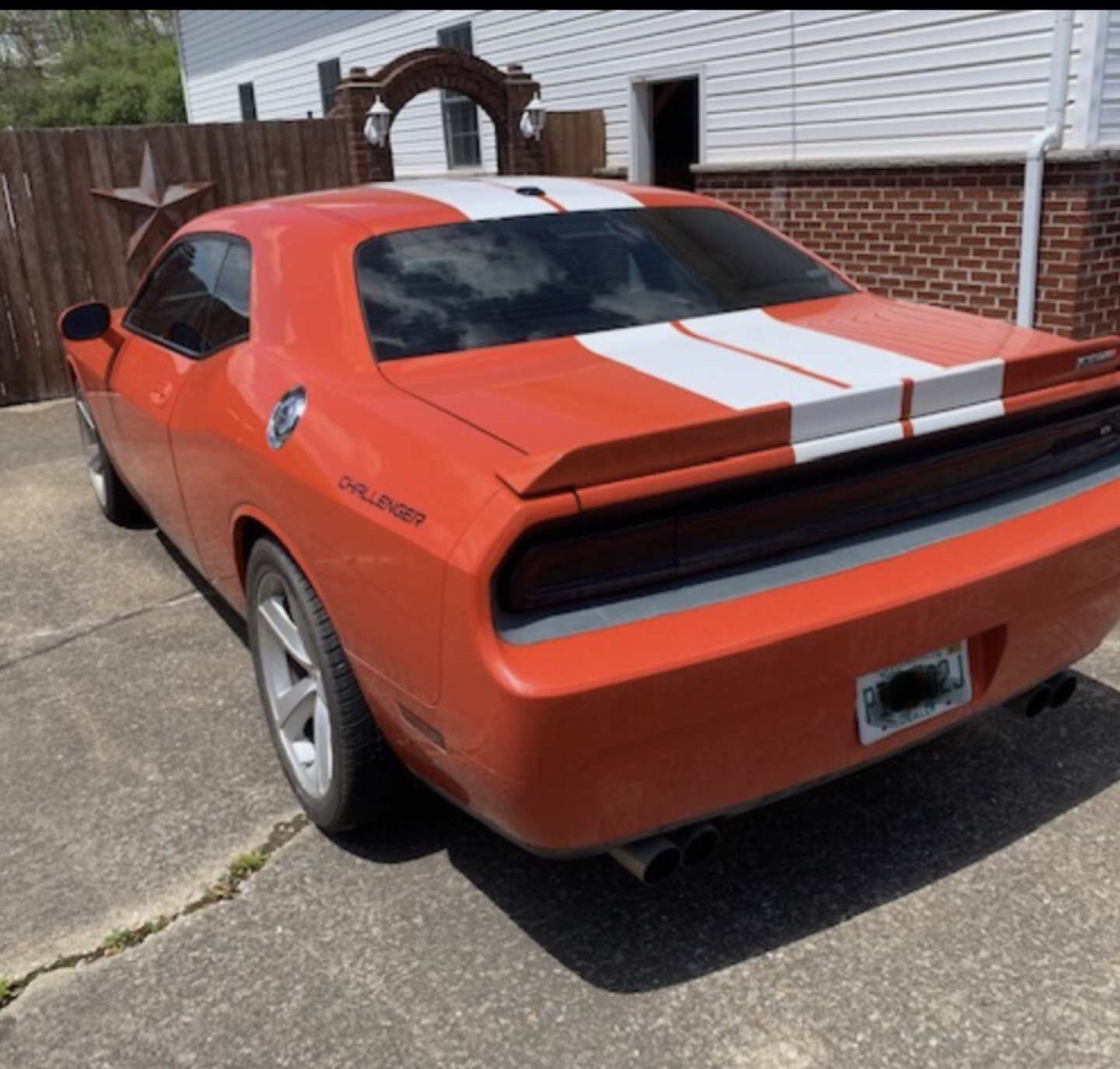 2nd Image of a 2009 DODGE CHALLENGER SRT8