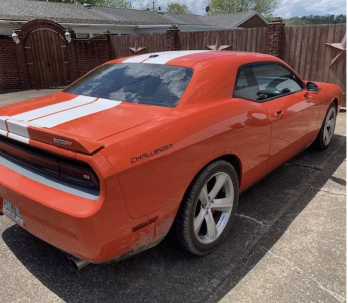 3rd Image of a 2009 DODGE CHALLENGER SRT8