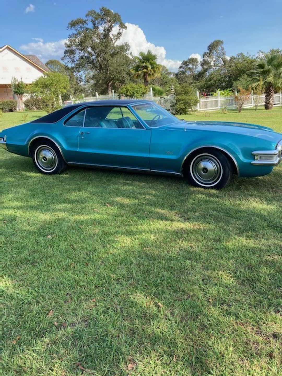 2nd Image of a 1968 OLDSMOBILE TORONADO