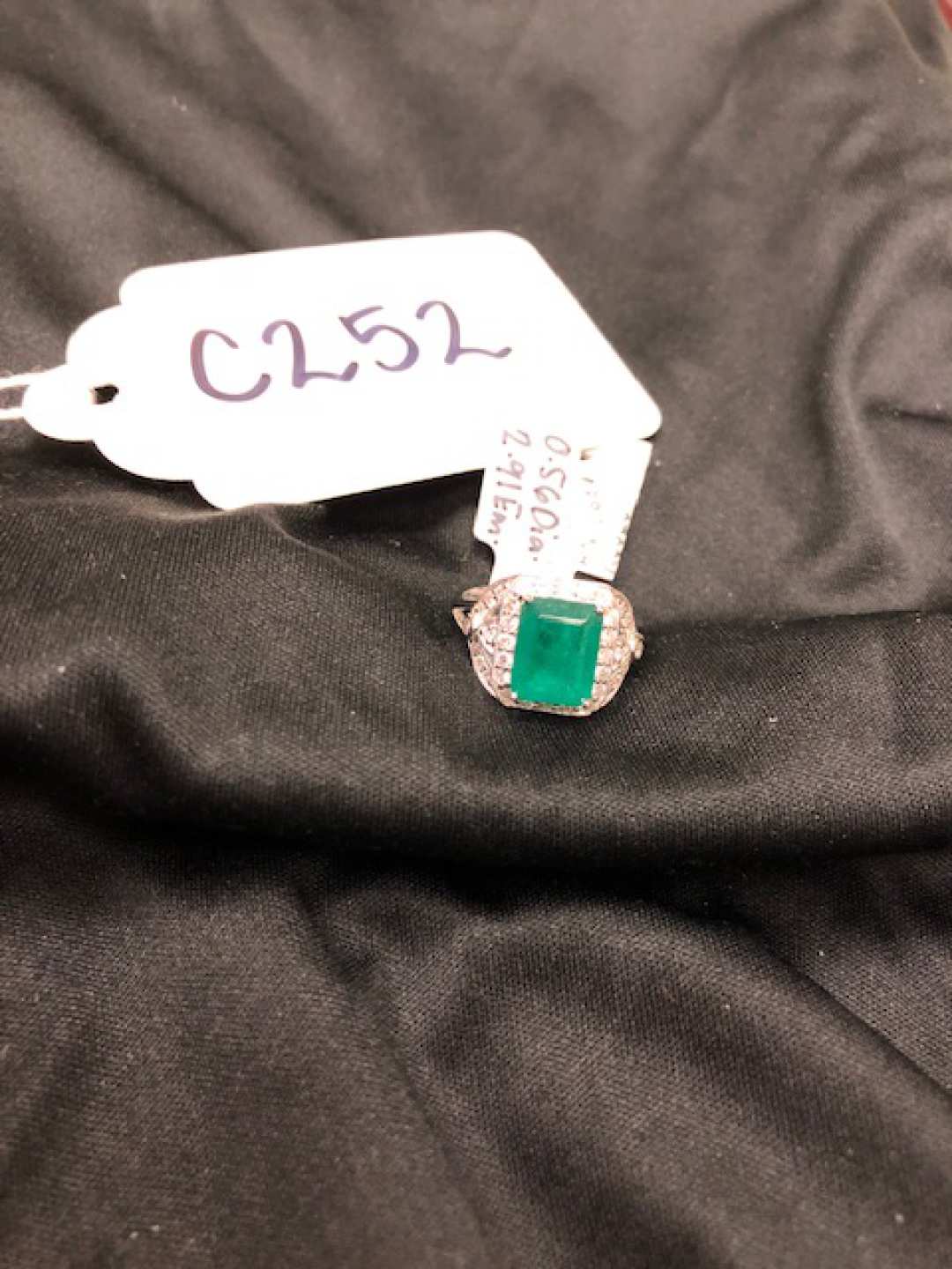 0th Image of a N/A EMERALD AND DIAMOND PLATINUM RING