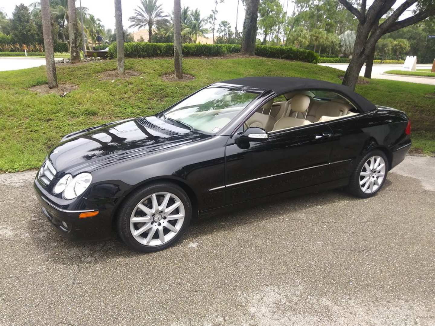 4th Image of a 2007 MERCEDES-BENZ CLK-CLASS CLK350