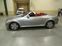 Image 3 of 16 of a 2002 LEXUS NEIMAN MARCUS