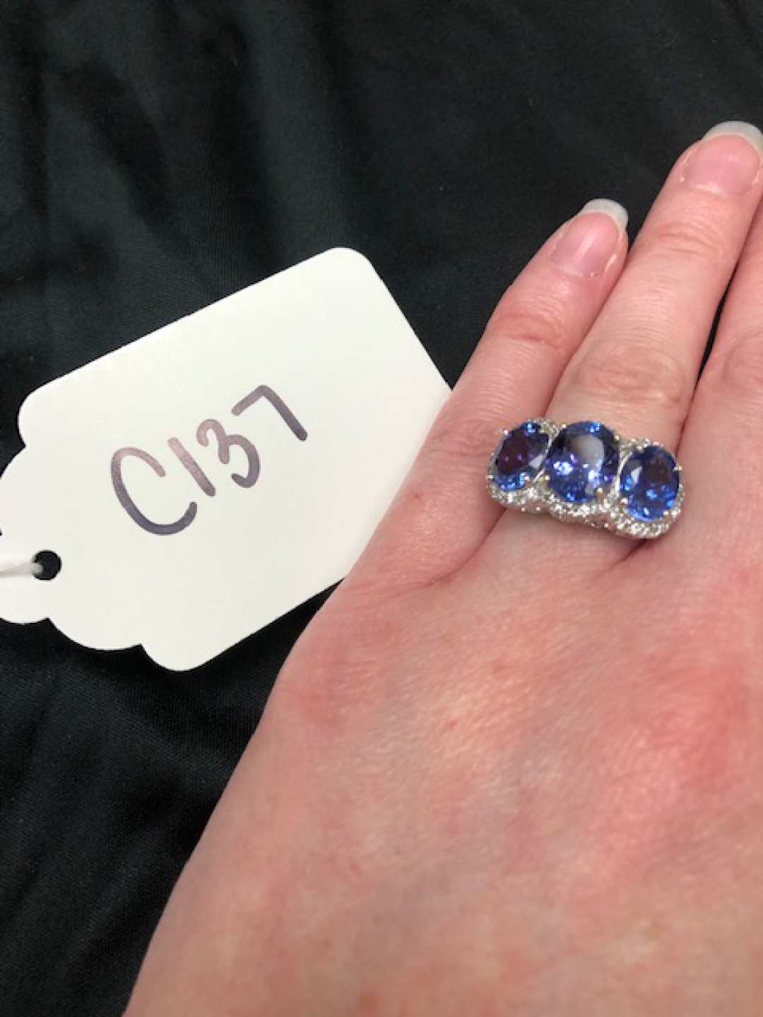 0th Image of a N/A 18K RING TANZANITE AND DIAMOND