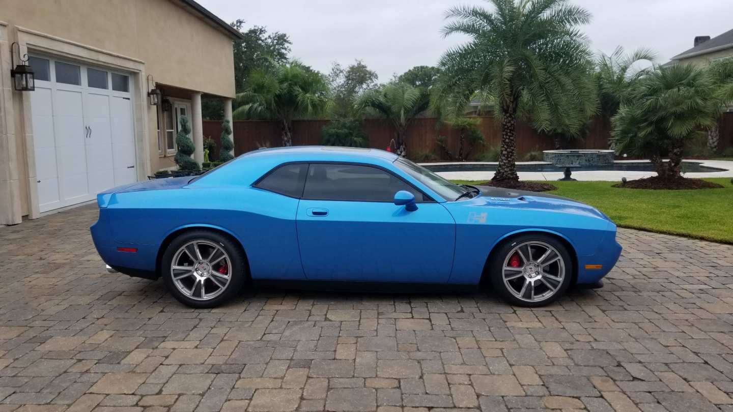 3rd Image of a 2010 N/A CHALLENGER SRT-8