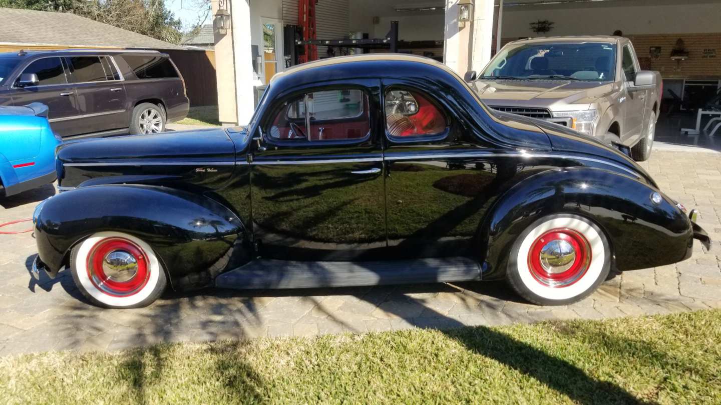 2nd Image of a 1940 FORD DELUXE