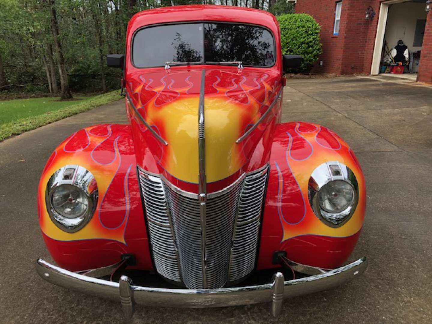 2nd Image of a 1940 FORD DELUXE