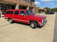 Image 2 of 3 of a 1986 CHEVROLET SUBURBAN 1/2 TON; C10