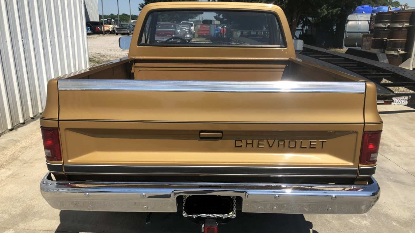 1st Image of a 1985 CHEVROLET C10