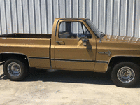 Image 3 of 9 of a 1985 CHEVROLET C10