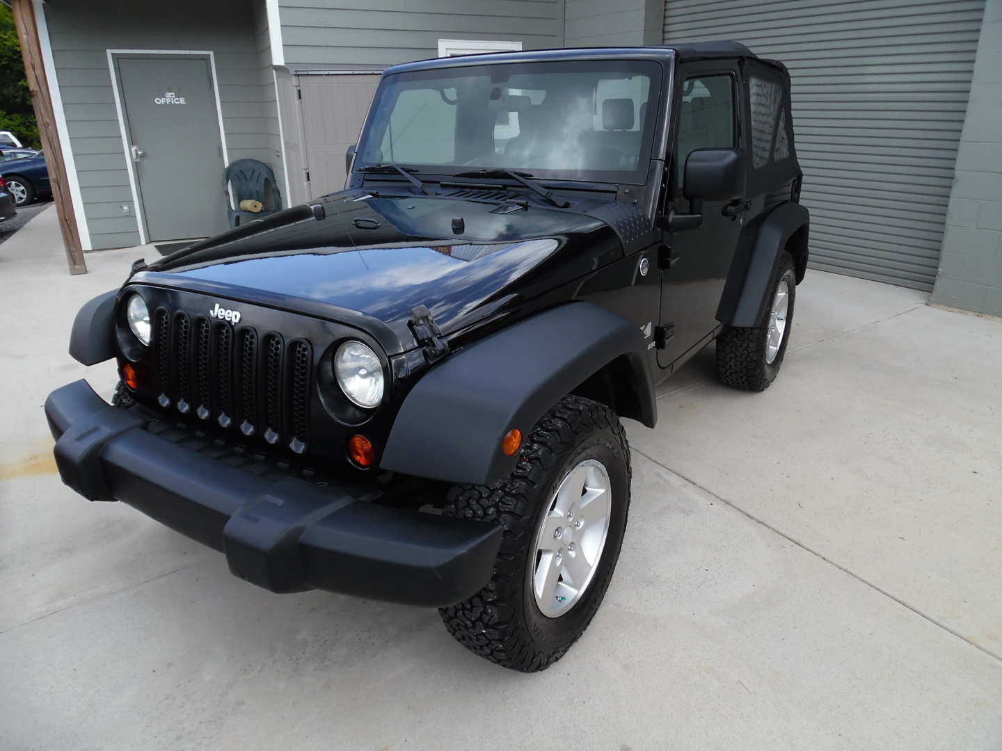 2nd Image of a 2008 JEEP WRANGLER X