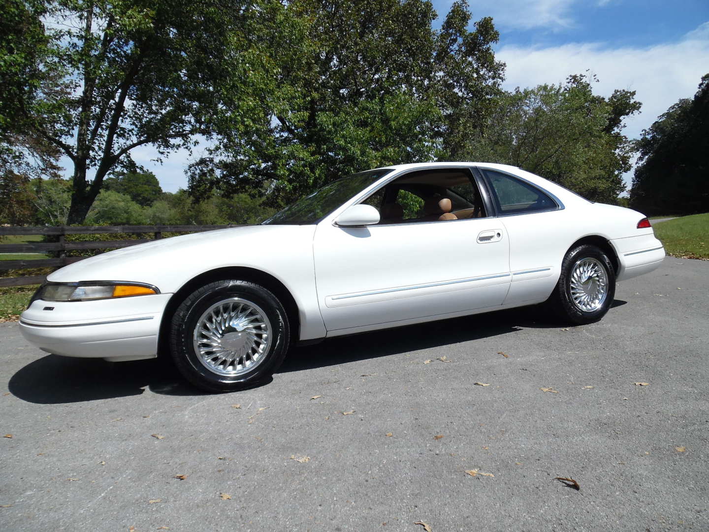 0th Image of a 1995 LINCOLN MARK VIII