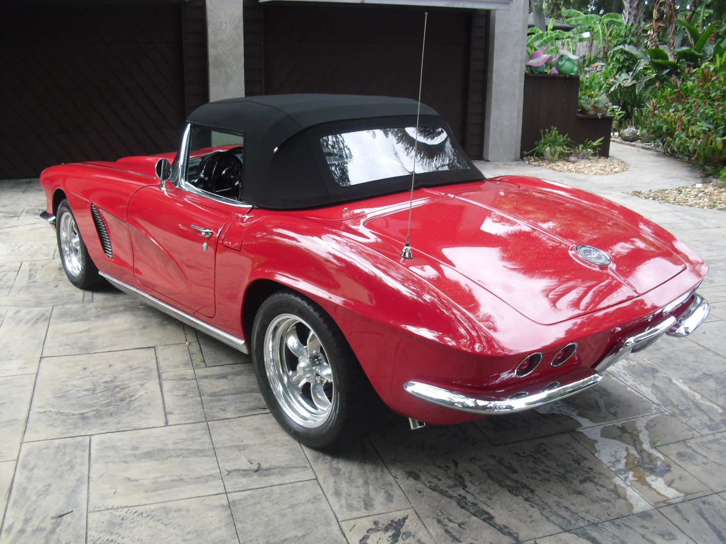 2nd Image of a 1962 CHEVROLET CORVETTE