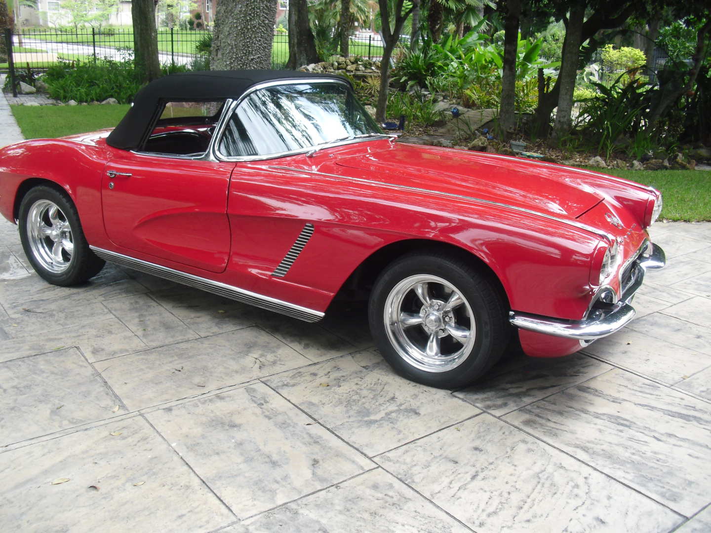 3rd Image of a 1962 CHEVROLET CORVETTE