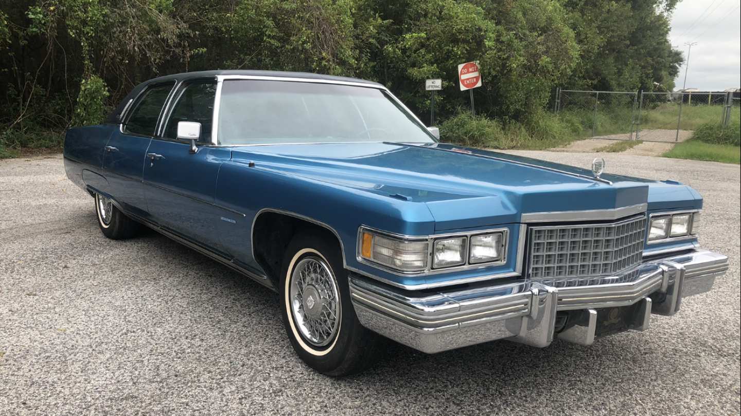 2nd Image of a 1976 CADILLAC FLEETWOOD