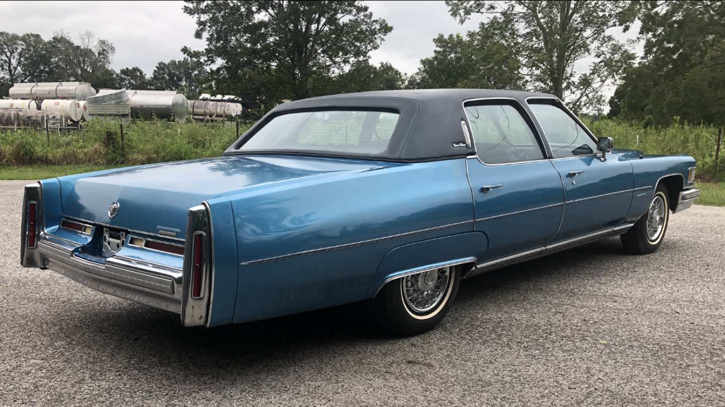 3rd Image of a 1976 CADILLAC FLEETWOOD