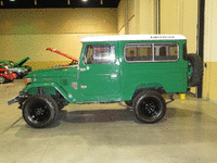 Image 3 of 14 of a 1982 TOYOTA FJ40