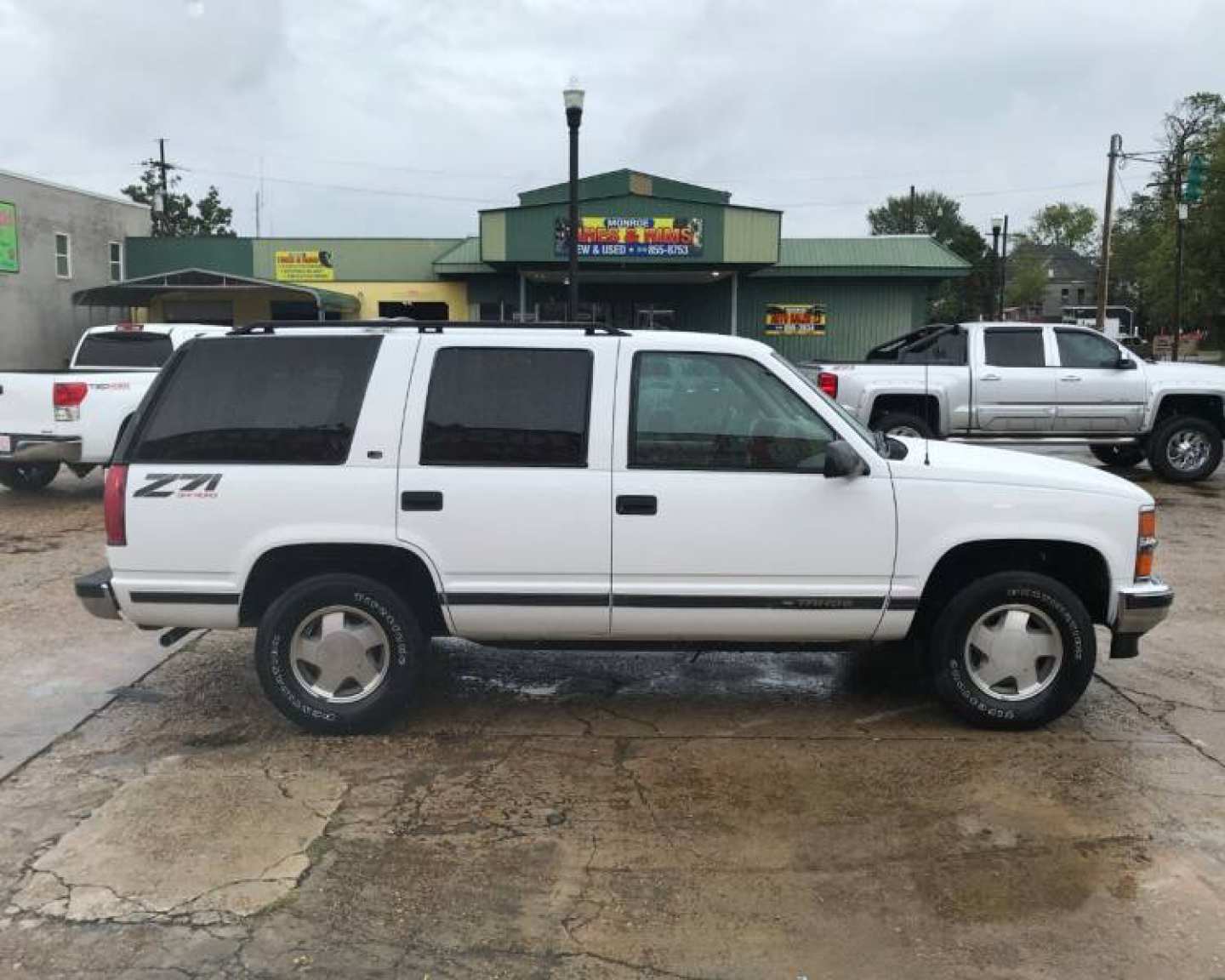 0th Image of a 1998 CHEVROLET TAHOE