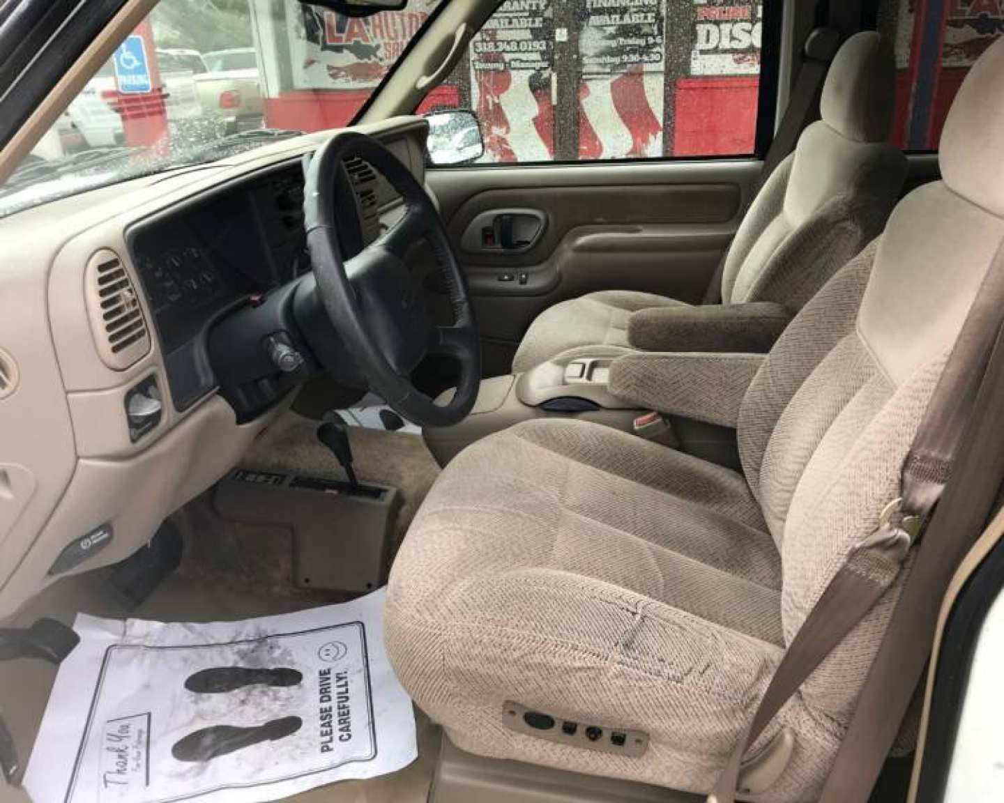 2nd Image of a 1998 CHEVROLET TAHOE