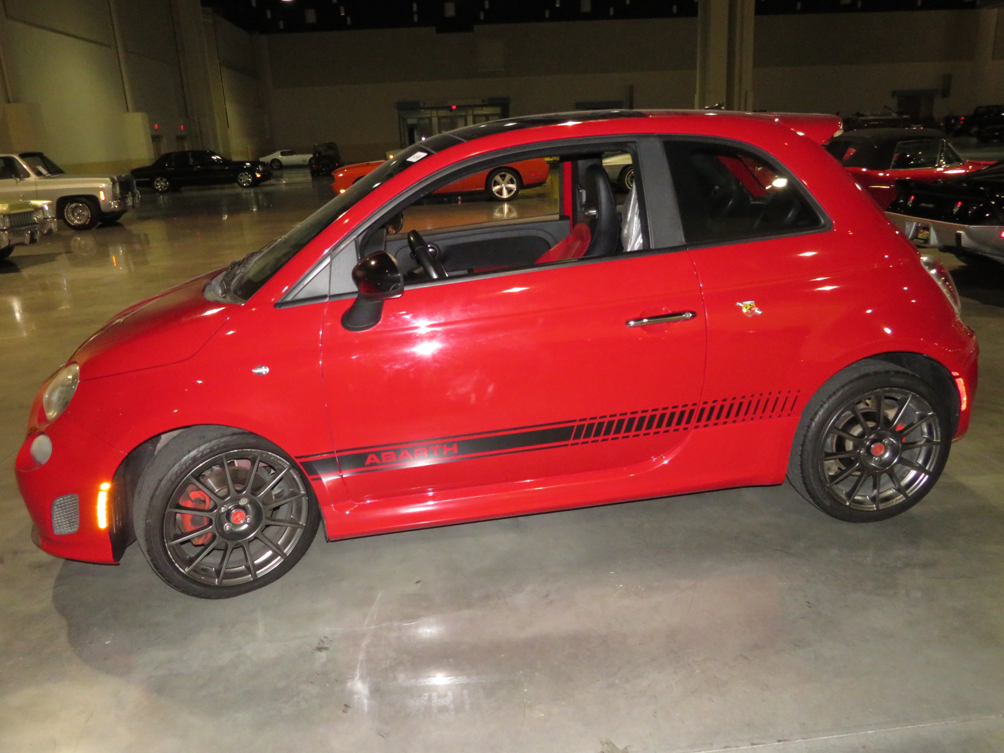2nd Image of a 2012 FIAT 500 ABARTH