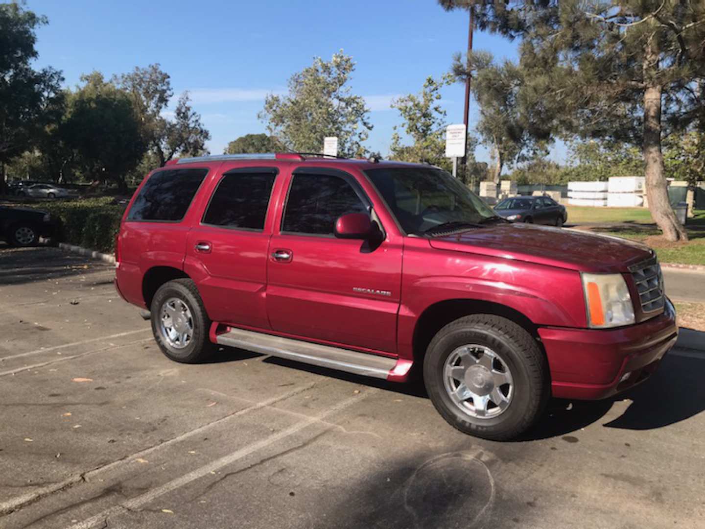 0th Image of a 2005 CADILLAC ESCALADE 1500; LUXURY