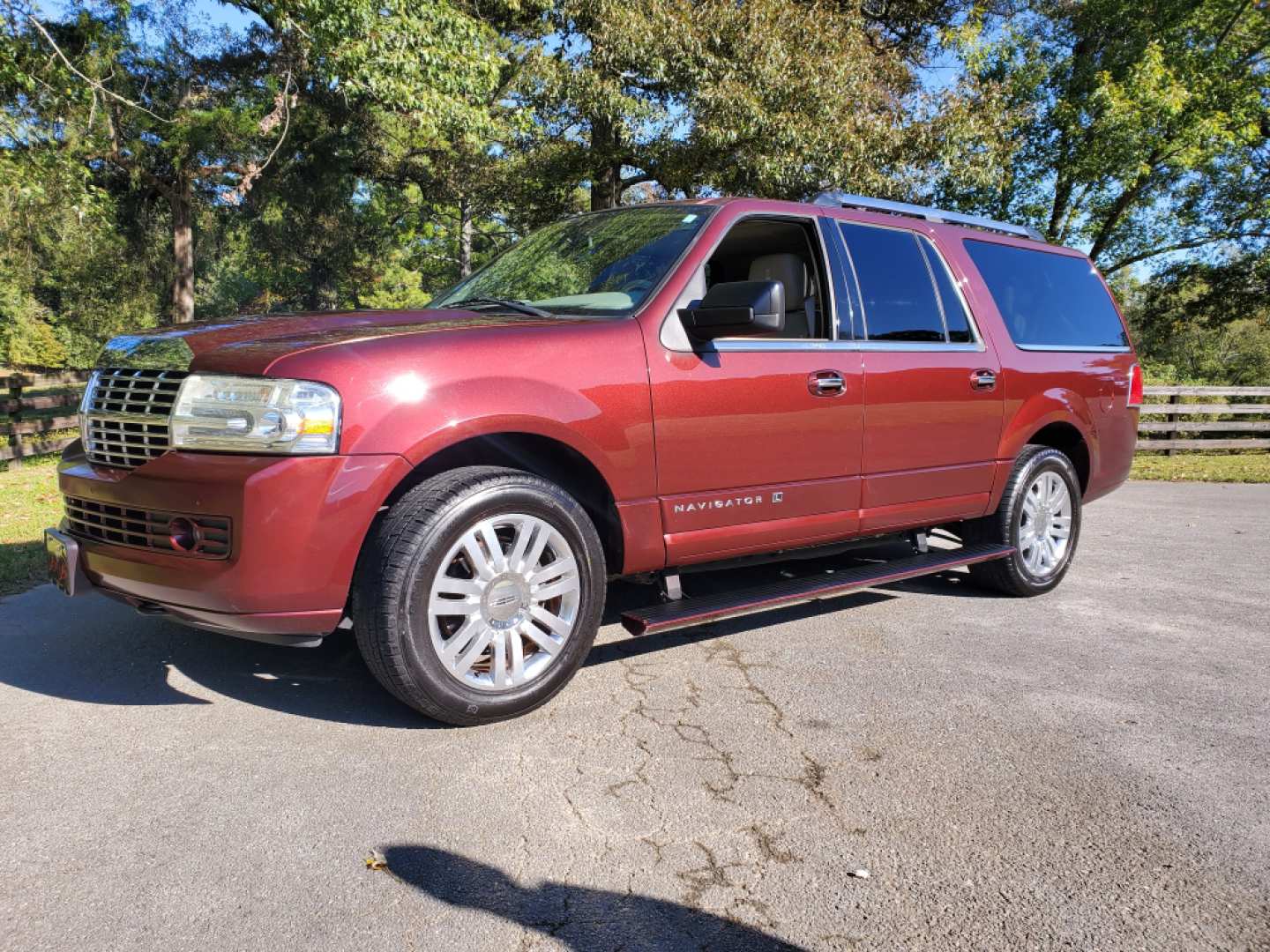 0th Image of a 2011 LINCOLN NAVIGATOR L