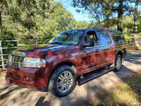 Image 4 of 9 of a 2011 LINCOLN NAVIGATOR L