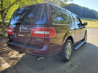 Image 5 of 9 of a 2011 LINCOLN NAVIGATOR L