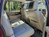 Image 8 of 9 of a 2011 LINCOLN NAVIGATOR L