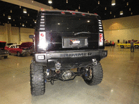 Image 13 of 17 of a 2003 HUMMER H2 3/4 TON