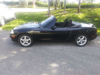 Image 6 of 16 of a 2002 MAZDA MX-5 MIATA