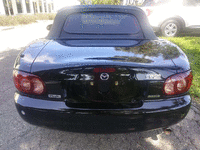 Image 8 of 16 of a 2002 MAZDA MX-5 MIATA