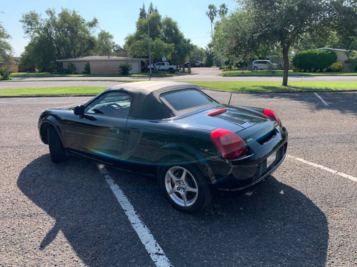 2nd Image of a 2002 TOYOTA MR2