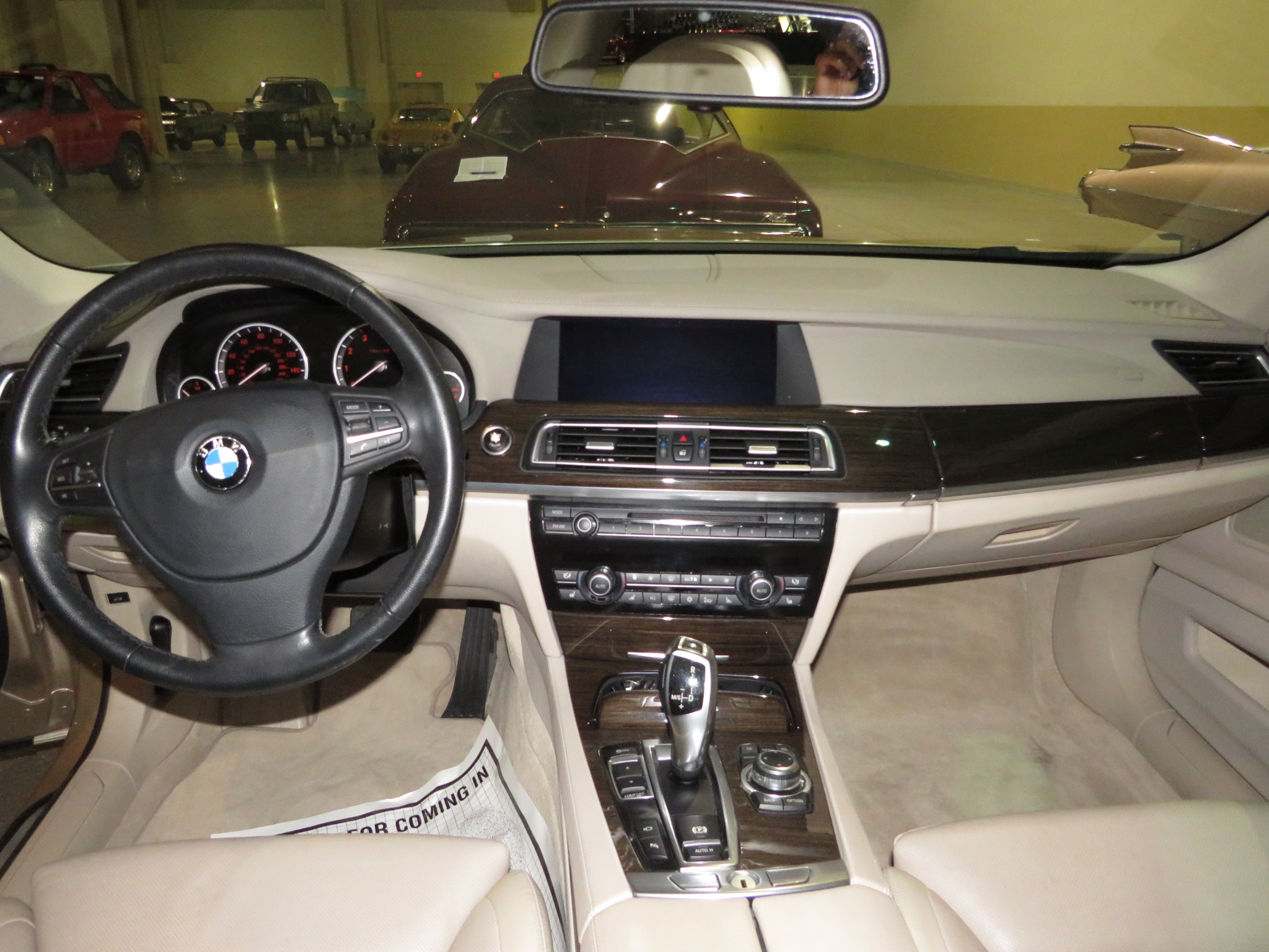 5th Image of a 2010 BMW 7 SERIES 750LI