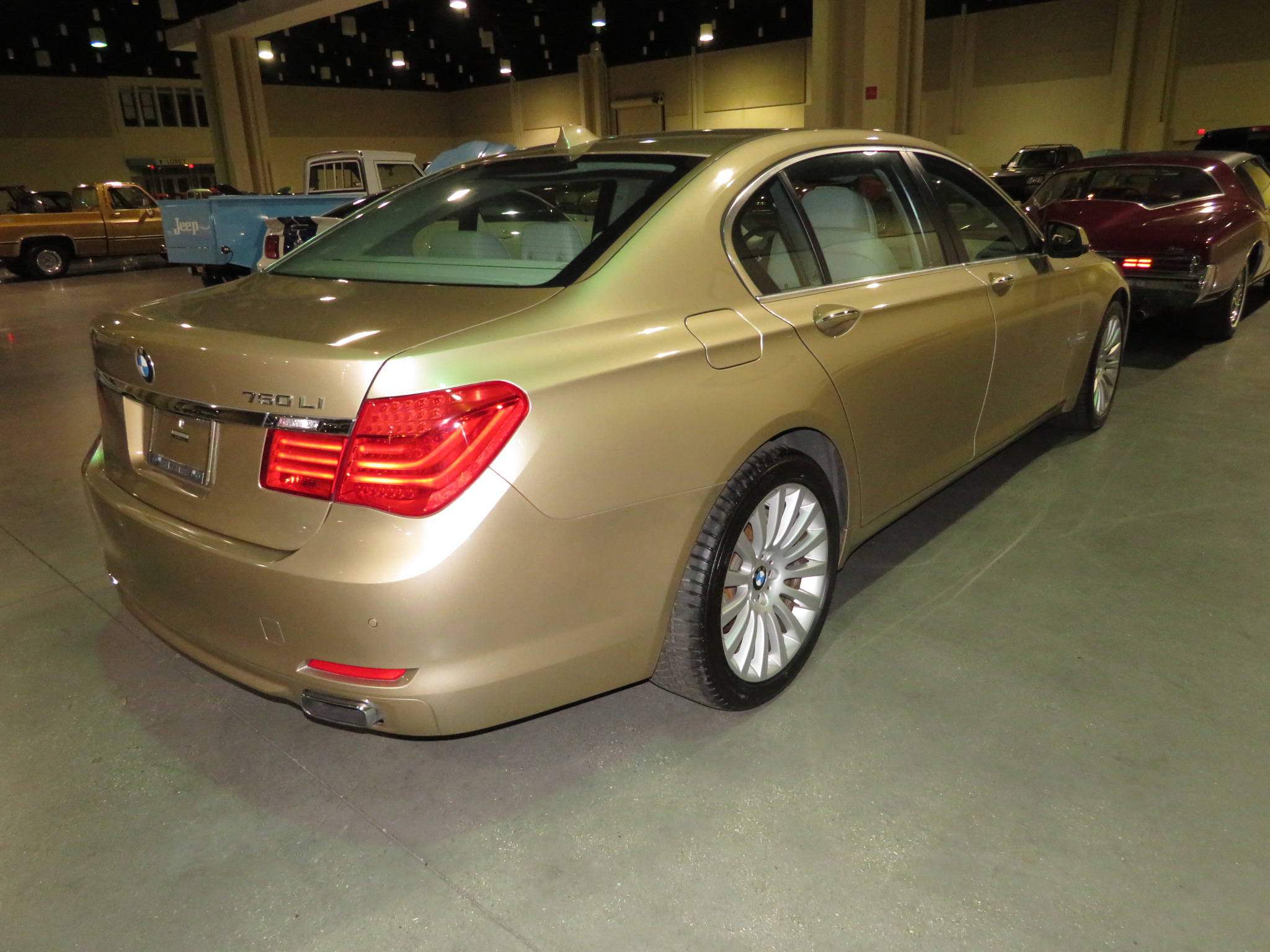 12th Image of a 2010 BMW 7 SERIES 750LI