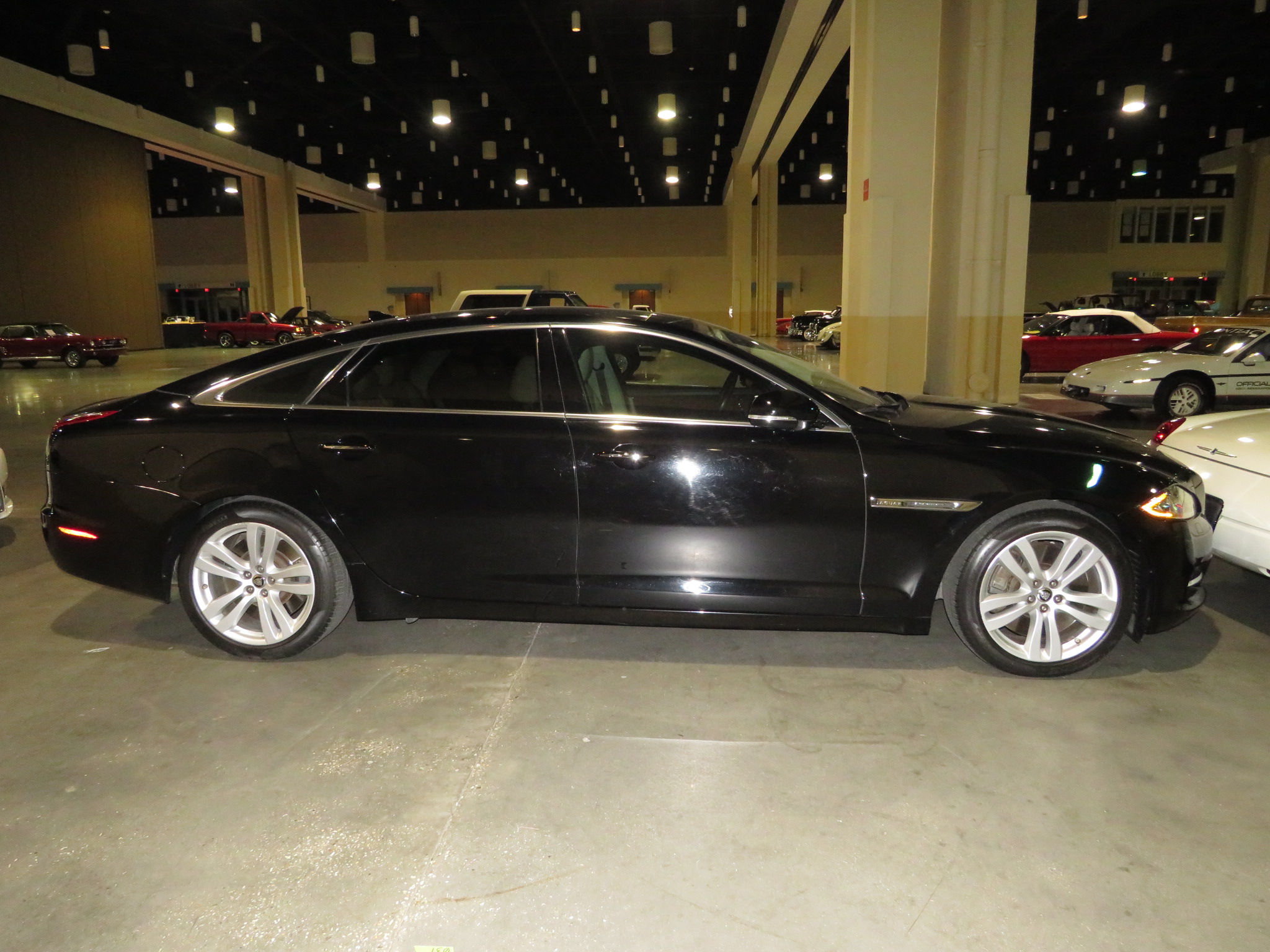 3rd Image of a 2013 JAGUAR XJ XJL SUPERCHARGED