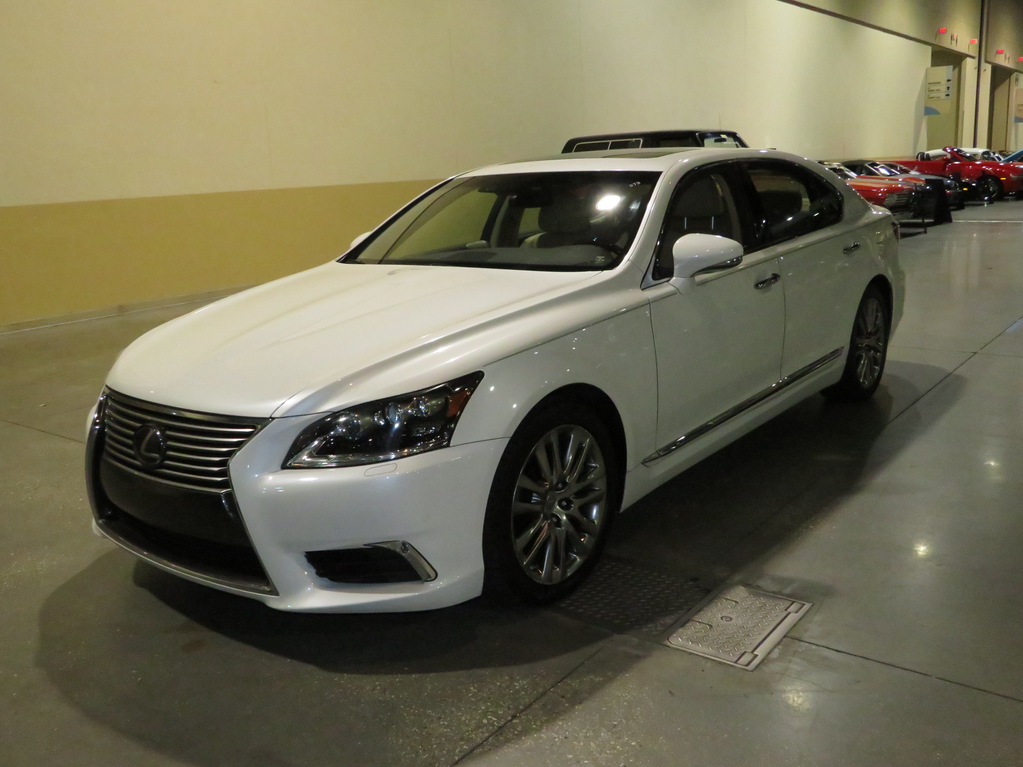 1st Image of a 2013 LEXUS LS 460