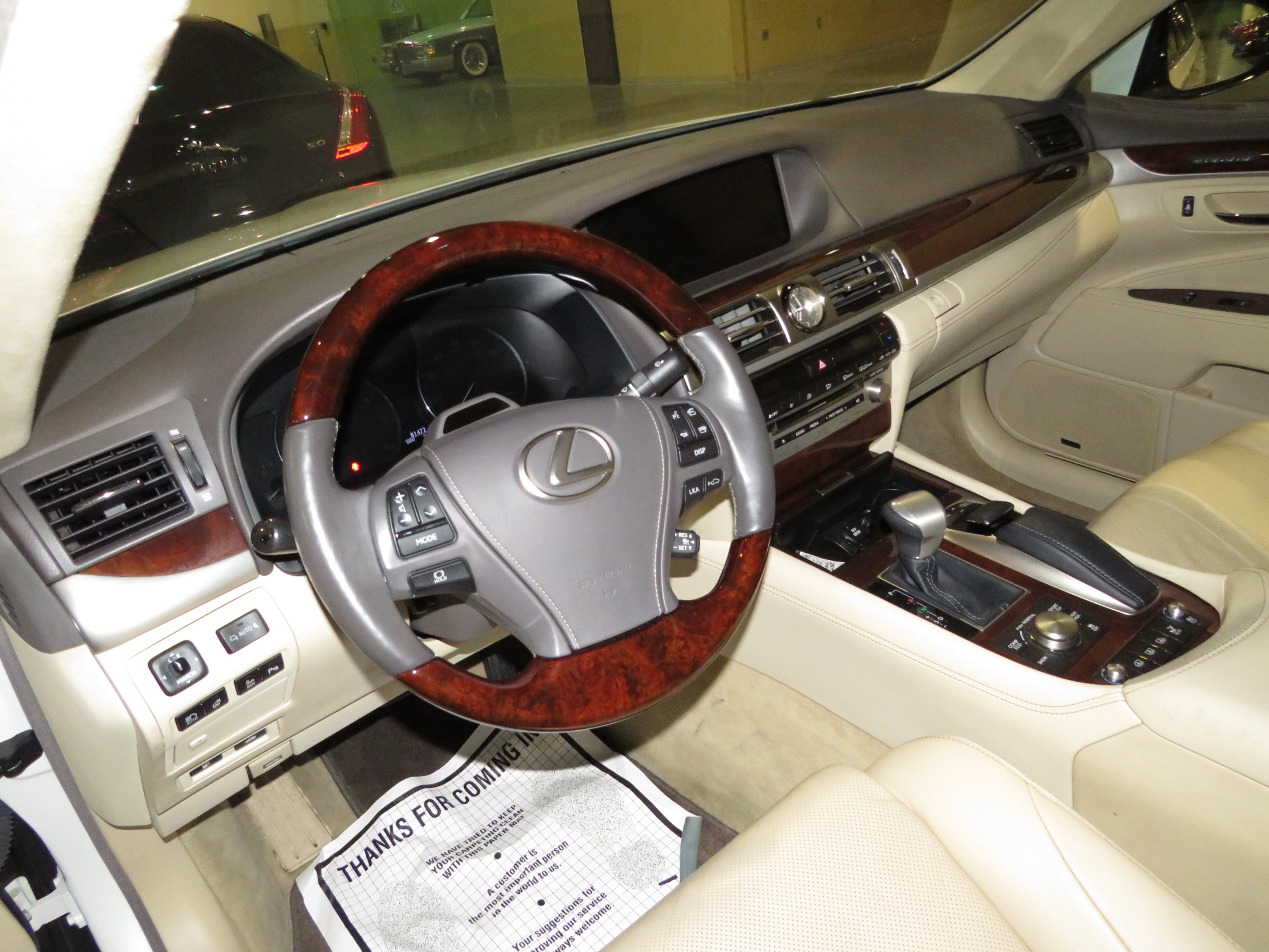 4th Image of a 2013 LEXUS LS 460