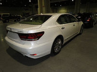 Image 13 of 15 of a 2013 LEXUS LS 460