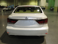 Image 14 of 15 of a 2013 LEXUS LS 460