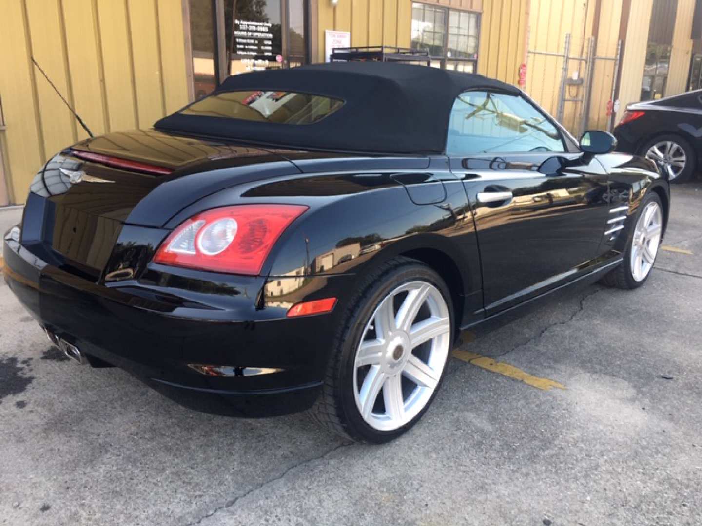 1st Image of a 2005 CHRYSLER CROSSFIRE LHD