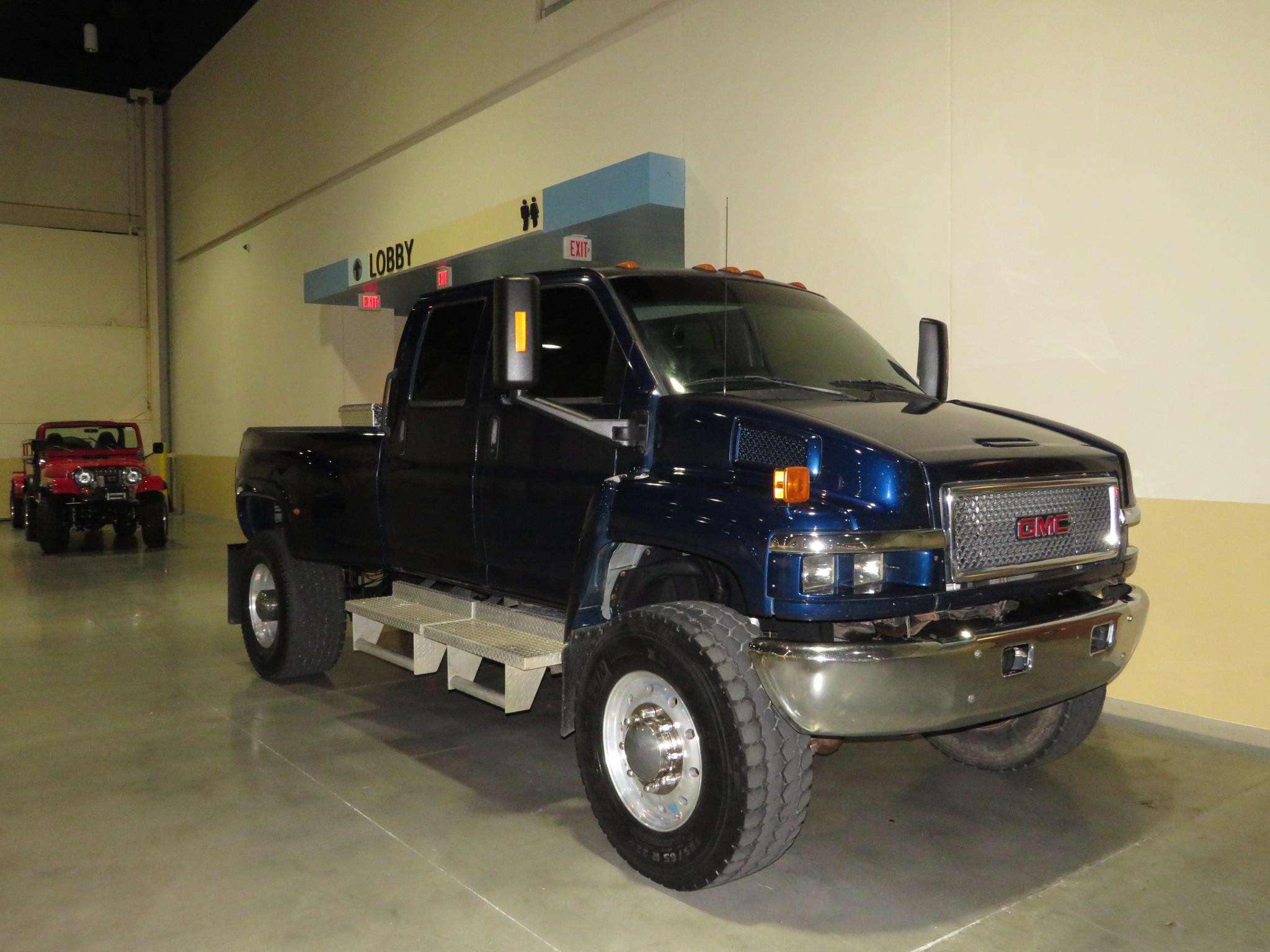 2nd Image of a 2008 GMC C4500 C