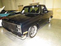 Image 2 of 12 of a 1982 CHEVROLET BLAZER C10