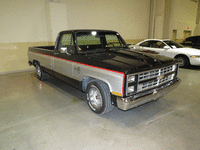 Image 2 of 14 of a 1985 CHEVROLET C10