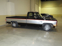 Image 3 of 14 of a 1985 CHEVROLET C10