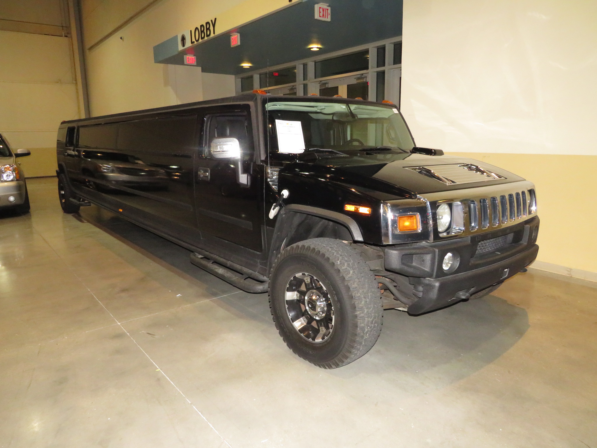 1st Image of a 2008 HUMMER H2