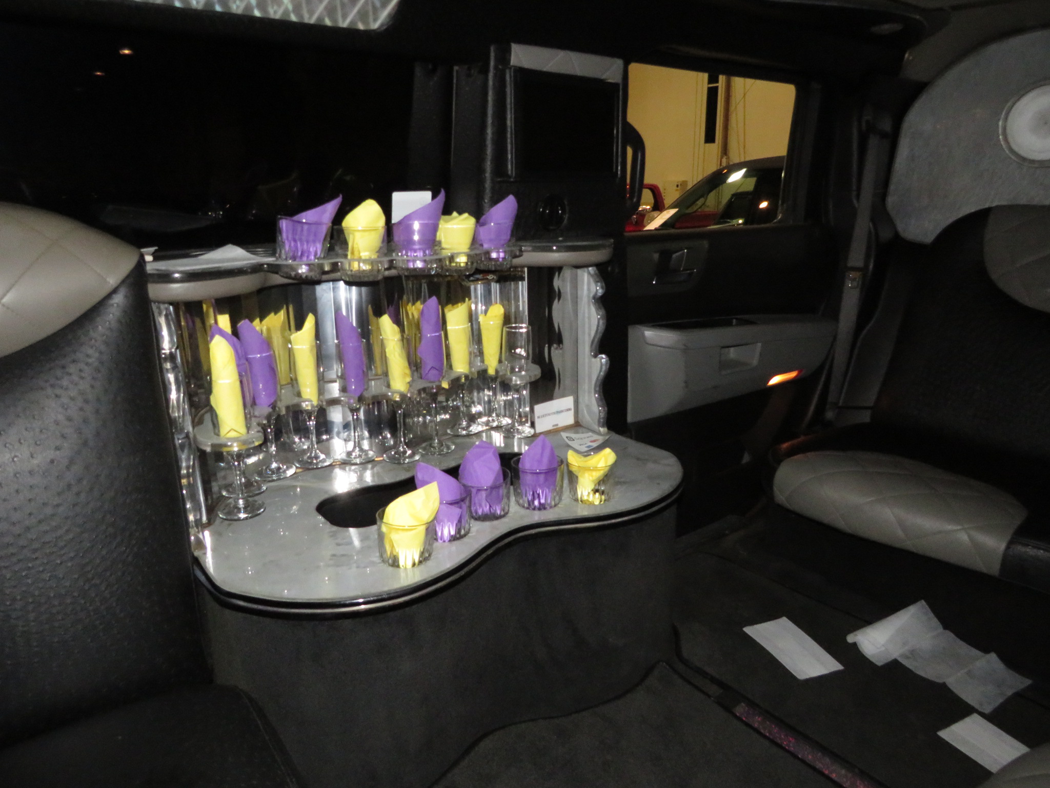 14th Image of a 2008 HUMMER H2