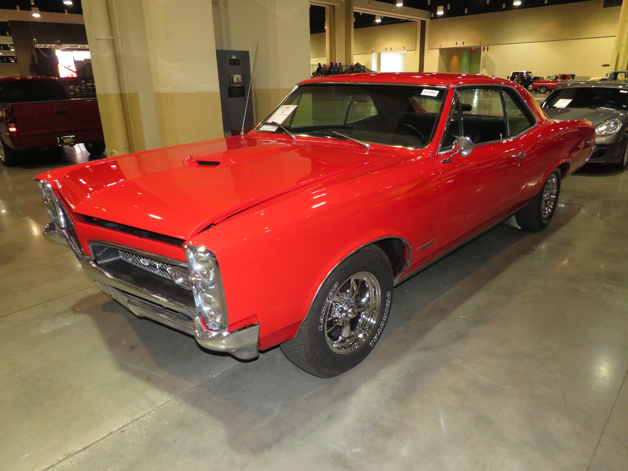 2nd Image of a 1967 PONTIAC GTO