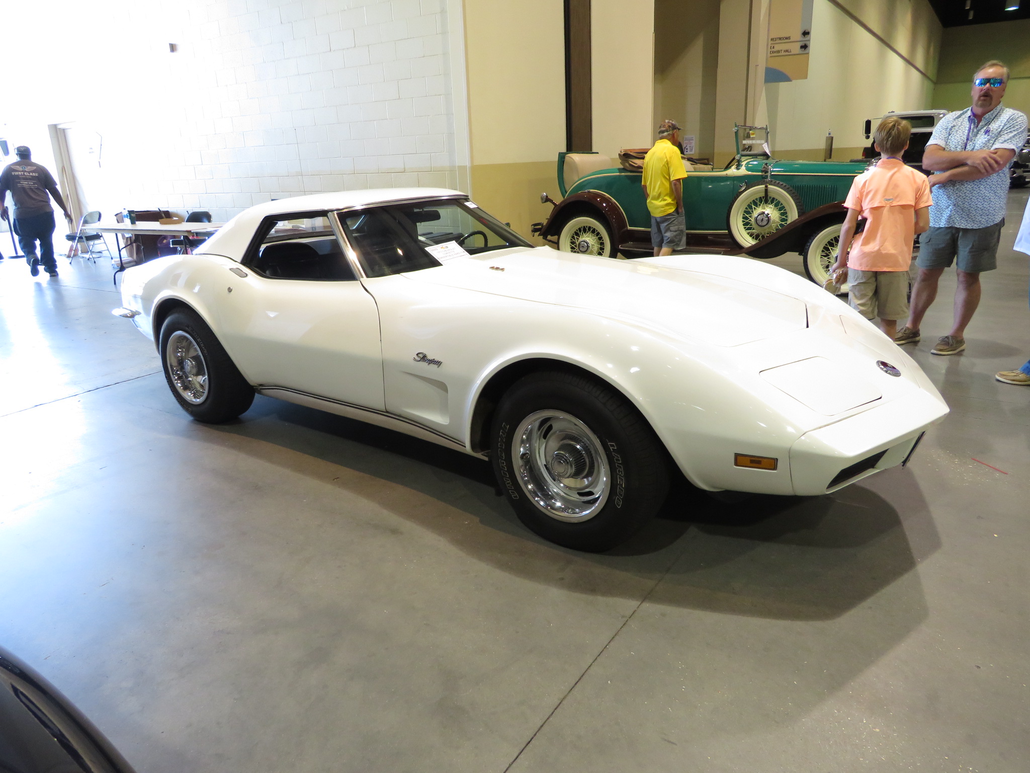 2nd Image of a 1973 CHEVROLET CORVETTE