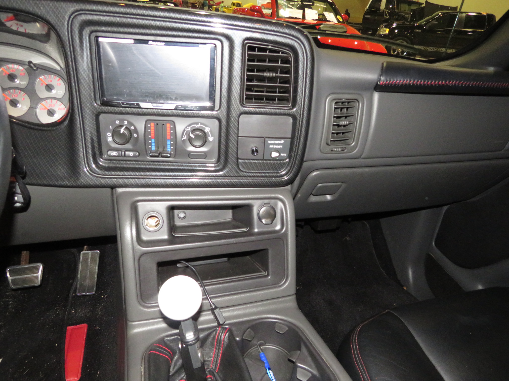 6th Image of a 2004 CHEVROLET SILVERADO 1500 RST